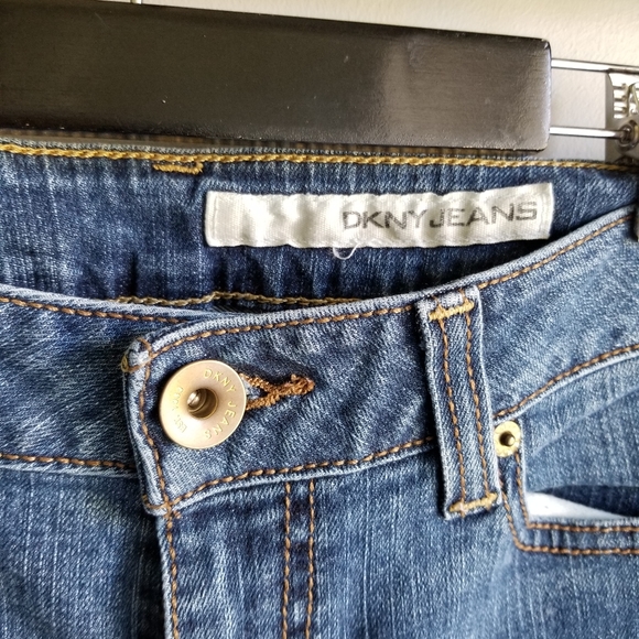 👖DKNY UNEVEN HEM STRAIGHT LEG JEANS - Picture 4 of 6